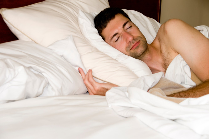 Апноэ во сне - причины остановки дыхания во время сна: синдром ночного апноэ
