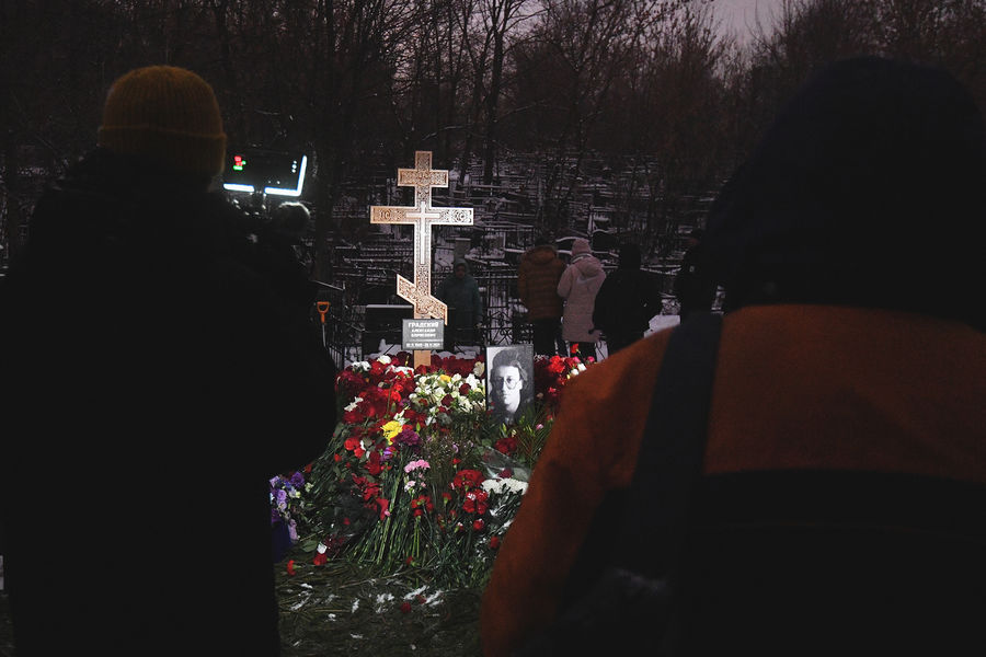 Фото могилы градского сейчас. Могила Градского Александра на Ваганьковском. Могила Александра Градского. Александр Градский могила. Могила Александра Градского на Ваганьковском кладбище.