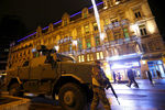 Солдаты бельгийской армии на площади в центре Брюсселя