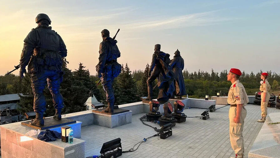Путин поблагодарил активистов за помощь в восстановлении городов новых регионов