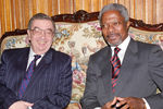 Министр иностранных дел РФ Евгений Примаков и Генеральный секретарь ООН Кофи Аннан во время встречи, 1997 год
