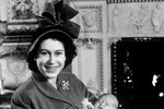Чарльз Филипп Артур Джордж родился 14 ноября 1948 года, за 5 лет до того, как его мать стала королевой Великобритании
