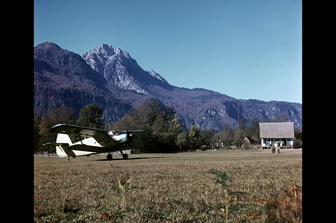 Самолет Ан-2 в поселке Псху в Грузинской ССР, 1966 год