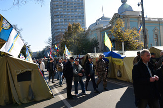 Палаточный городок около здания Верховной рады Украины в Киеве, 18 октября 2017 года