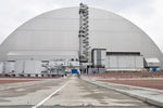 Изоляционное арочное сооружение (Новый безопасный конфайнмент) над разрушенным в результате аварии 4-м энергоблоком Чернобыльской АЭС, апрель 2021 года