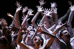 Участники коллектива Asami Maki Ballet Tokyo во время балета Pink Floyd в Испании, 2006 год