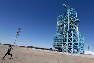 Китай запускает космический корабль «Шэньчжоу-10»