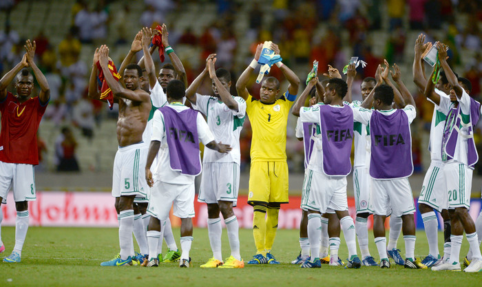 Футболисты сборной Нигерии благодарят болельщиков за&nbsp;поддержку.