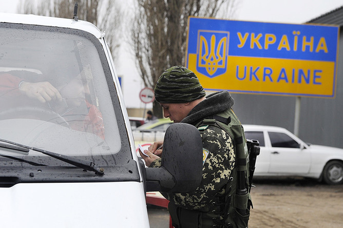 Пропускной пограничный пункт на украинско-российской границе