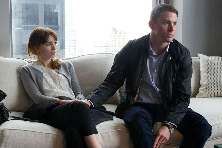<b>&laquo;Побочный эффект&raquo; (2013)</b>
<br><br>
Каст психологического триллера Стивена Содерберга Мара разделила с&nbsp;Джудом Лоу, Кэтриной Зета-Джонс и Ченнингом Татумом. В&nbsp;фильме Руни сыграла психически нестабильную девушку, которой прописывают экспериментальный антидепрессант &mdash; после чего в&nbsp;вызванном им состоянии сомнамбулизма она убивает своего мужа. Любопытно, что Мара не должна была сниматься в&nbsp;проекте: главную роль уже отдали Линдси Лохан, но затем продюсеры устрашились возможных параллелей между&nbsp;судьбой героини и проблемами самой актрисы. И в&nbsp;итоге поменяли свой выбор.
