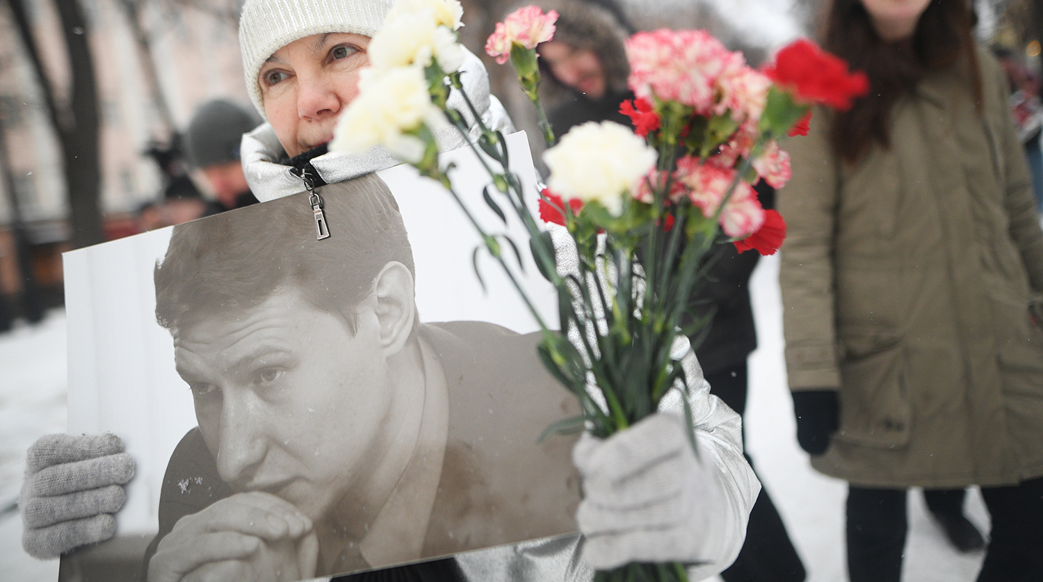 Участники шествия в память об адвокате Станиславе Маркелове и журналистке Анастасии Бабуровой. 19 января 2019 года
