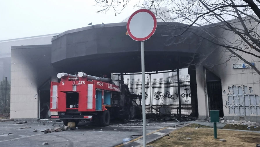 В России сгорела пожарная машина, пока ехала на вызов