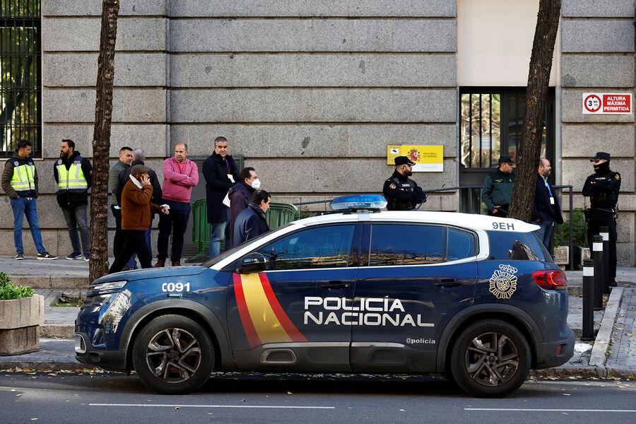 Шесть посылок со взрывчаткой за два дня. В Испании расследуют покушения на политиков и военных