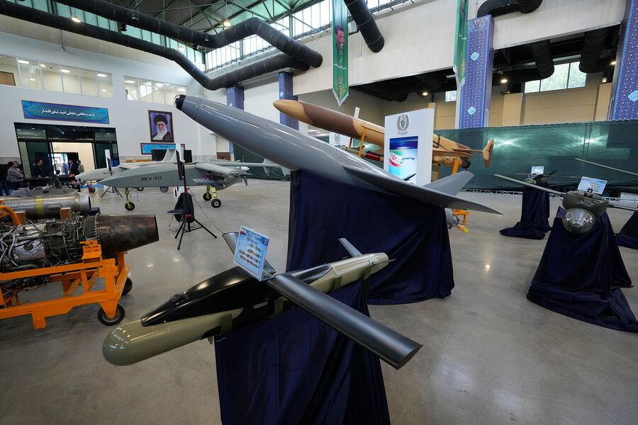 Иранские дроны на военной выставке в Тегеране, август 2023 года