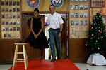Барак и Мишель Обама на встрече с военнослужащими и их семьями на базе морской пехоты на Гавайях