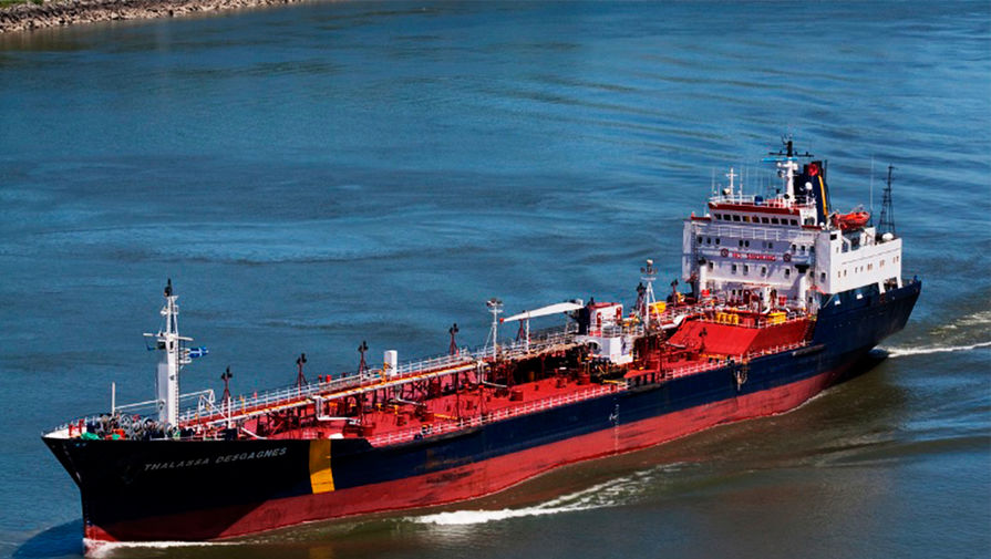Британские СМИ сообщили о возможном захвате танкера у побережья ОАЭ