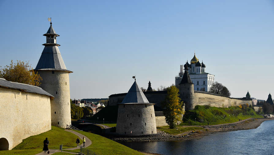 В Псковском Кремле открылась выставка Пояс в культуре этноса