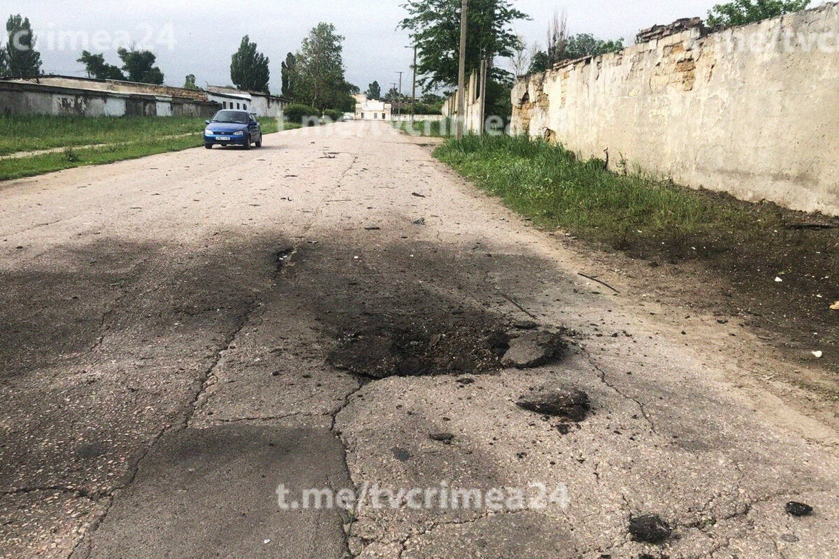 «Хлопок такой, что уши закладывает». Ночью Крым атаковали девять  беспилотников - Газета.Ru