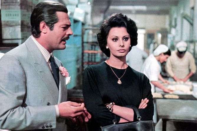 Софи Лорен и Марчелло Мастроянни в картине «Брак по-итальянски» (1964)
