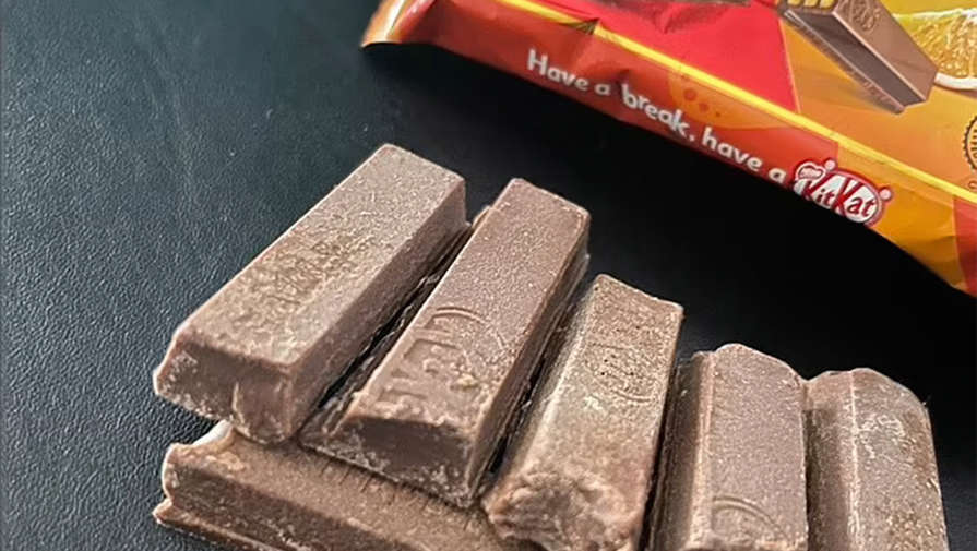 Любители KitKat разозлились, не найдя внутри шоколадок вафли