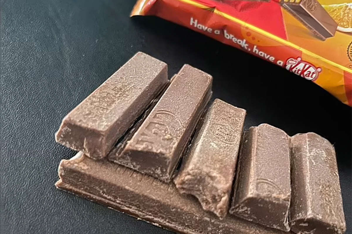 Любители KitKat разозлились, не найдя внутри шоколадок вафли - Газета.Ru |  Новости