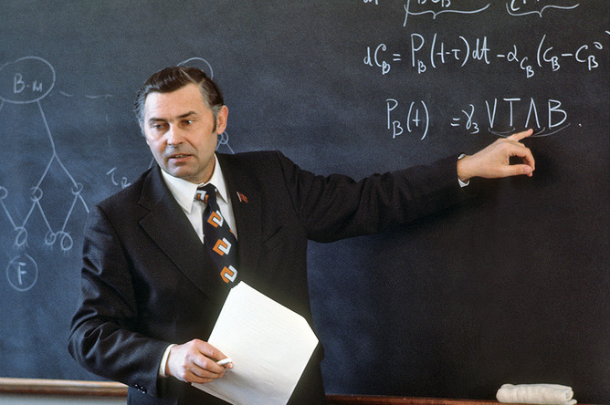 Президентом Академии наук СССР Гурий Марчук был с 1986 по 1991 год