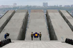 Церемония поминовения жертв геноцида армян у мемориального комплекса Цицернакаберд
