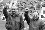 Борис Ельцин и Егор Гайдар на матче между сборными командами правительств России и Москвы на Большой спортивной арене «Лужников», 1992 год