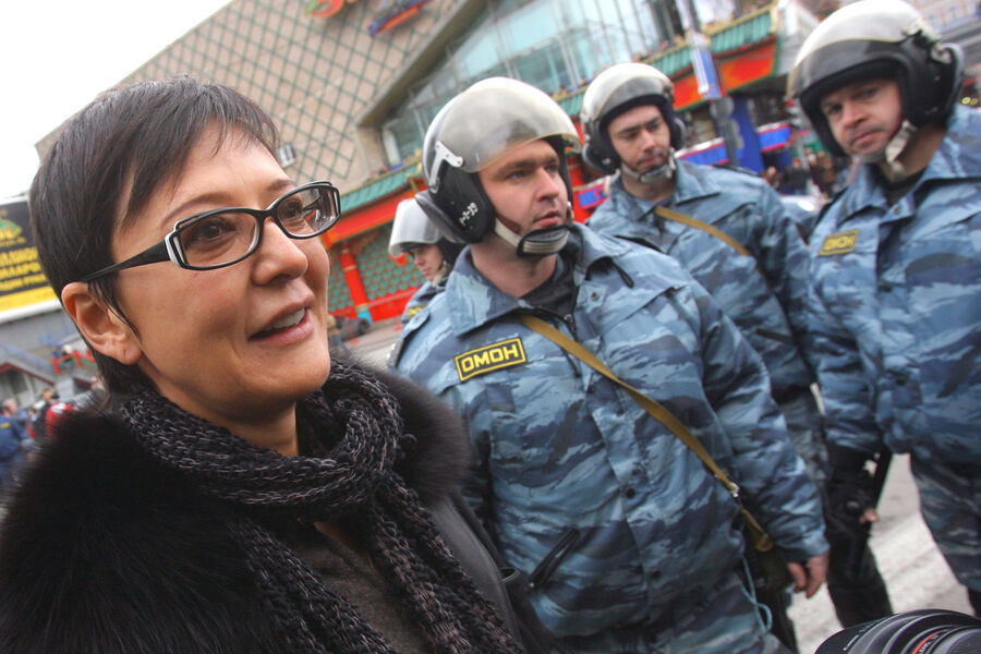Ирина Хакамада на&nbsp;Пушкинской площади в&nbsp;Москве во время несанкционированного &laquo;Марша несогласных&raquo;, 2007&nbsp;год