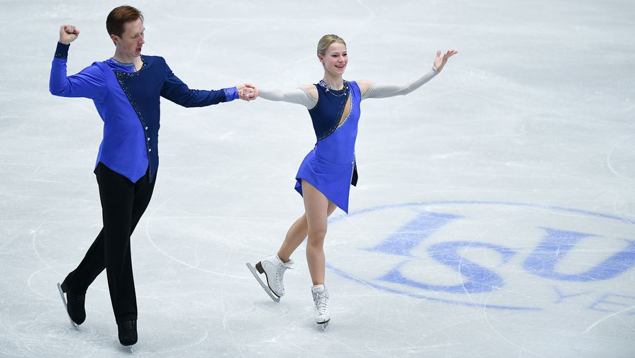 Евгения Тарасова и Владимир Морозов, занимающие третье место после короткой программы