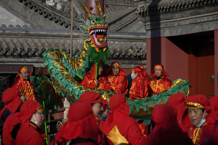 Праздничные выступления в&nbsp;храме Дунъюэ в&nbsp;первый день китайского лунного Нового года в&nbsp;Пекине, суббота, 10&nbsp;февраля 2024&nbsp;года
