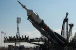 Установка ракеты-носителя «Союз-ФГ» с пилотируемым кораблем «Союз МС» на стартовую площадку космодрома Байконур