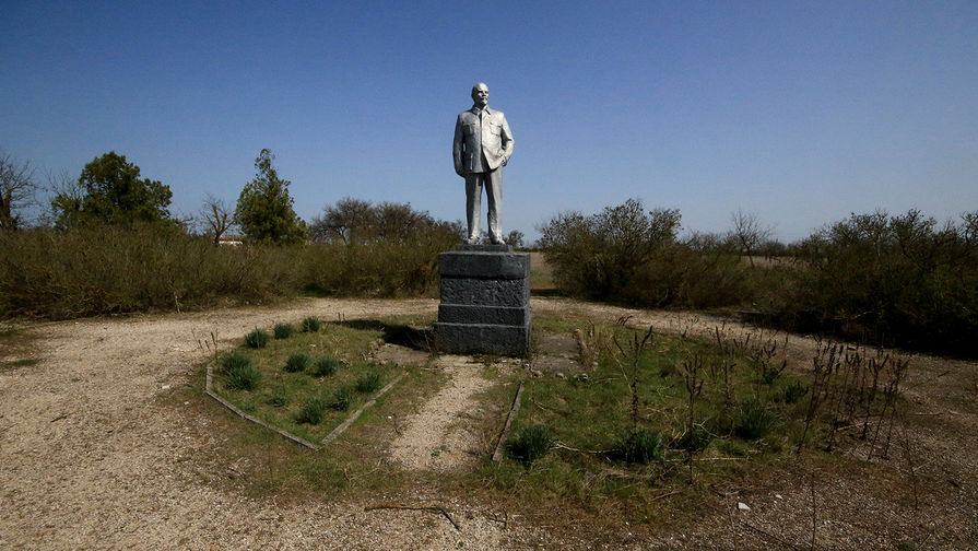 В одном из городов Украины памятник Ленину захотели продать