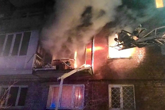 На месте взрыва в жилом пятиэтажном доме в Омске, 12 января 2018 года