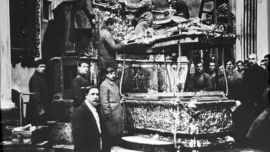 Минкультуры решило передать гробницу Александра Невского из Эрмитажа церкви