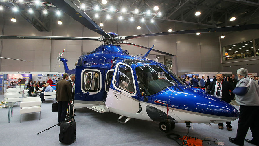 Двухмоторный многоцелевой вертолет AgustaWestland AW139 на&nbsp;X Международной выставке вертолетной индустрии HeliRussia в&nbsp;Международном выставочном центре &laquo;Крокус Экспо&raquo; в&nbsp;Москве