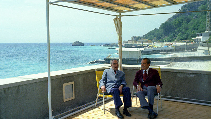 Генеральный секретарь Центрального комитета КПСС Леонид Ильич Брежнев и президент США Ричард Никсон в&nbsp;Ореанде, 29 июня 1974 года