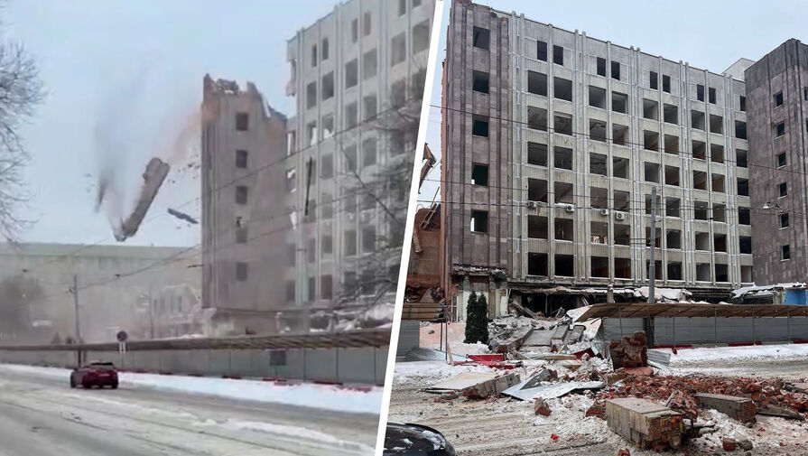 Огромная стена рухнула на дорогу при сносе здания в Москве