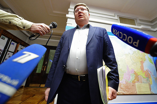 Депутат «Единой России» Андрей Исаев обвинил журналистов в отстаивании либеральных ценностей, коррумпированности и написании заказных материалов