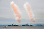 Парад кораблей на праздновании Дня Военно-морского флота России в акватории Амурского залива