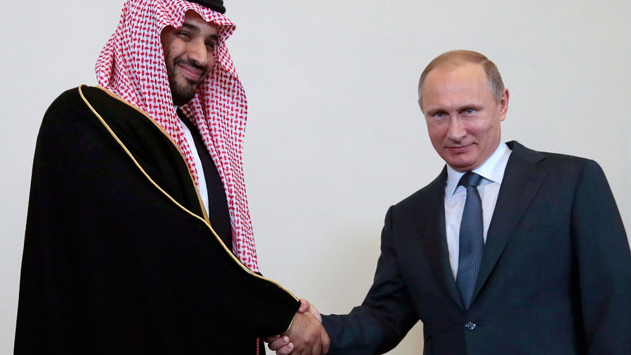 Президент России Владимир Путин и министр обороны Саудовской Аравии Мохаммед бин Салман