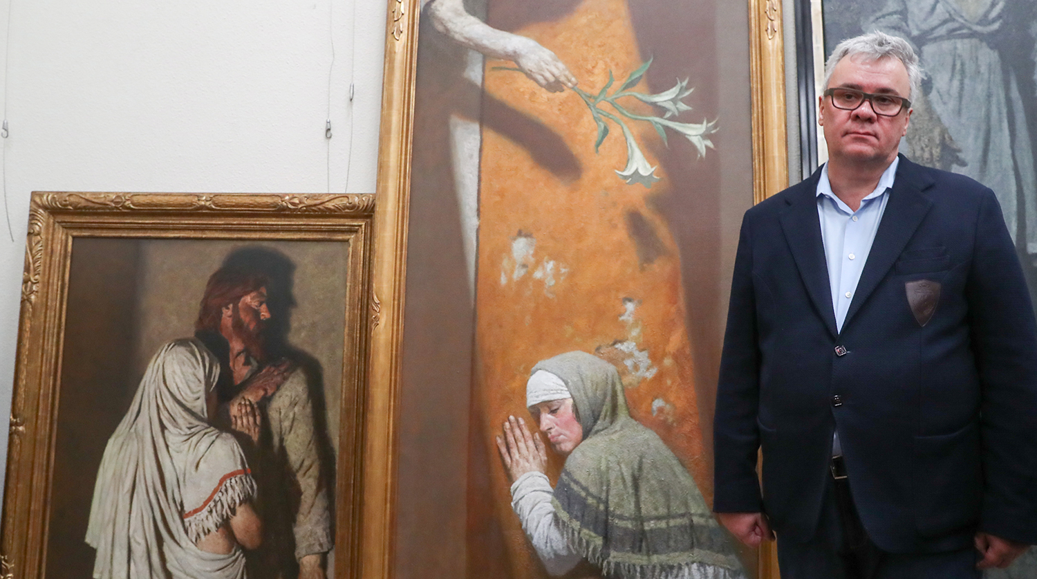Коллекционер Владимир Некрасов во время передачи собрание произведений художника Гелия Коржева в дар Третьяковской галерее в рамках Всероссийской акции «Ночь искусств»