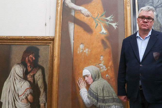 Коллекционер Владимир Некрасов во время передачи собрание произведений художника Гелия Коржева в дар Третьяковской галерее в рамках Всероссийской акции «Ночь искусств»