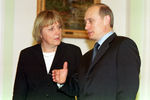 Президент России Владимир Путин и председатель партии ФРГ Христианско-демократический союза Ангела Меркель, 2002 год
