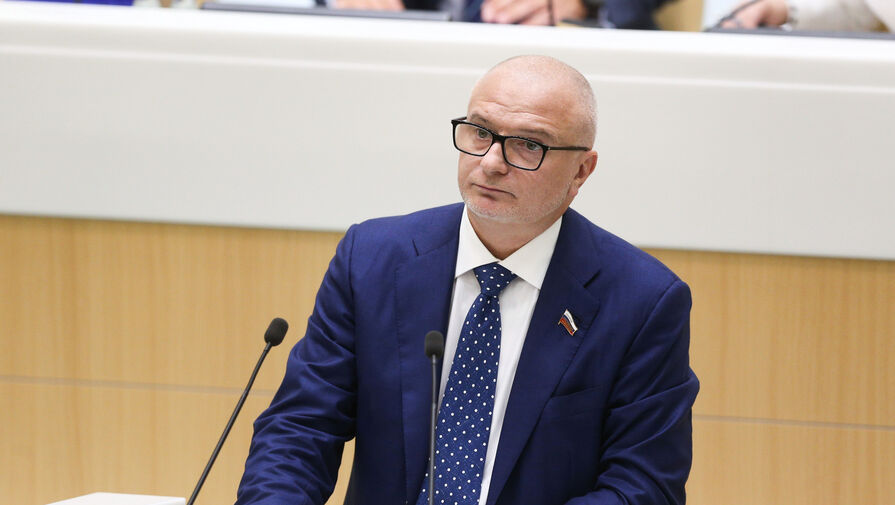 Клишас предложил убрать электросамокаты с городских улиц и оставить их в парках