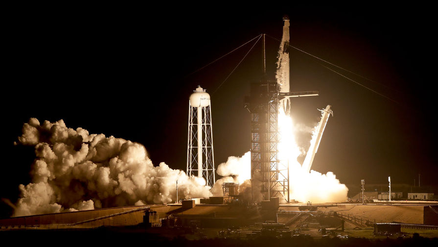 Старт ракеты-носителя Falcon 9 компании SpaceX с&nbsp;кораблем Crew Dragon с&nbsp;космодрома во Флориде, 2 марта 2019 года