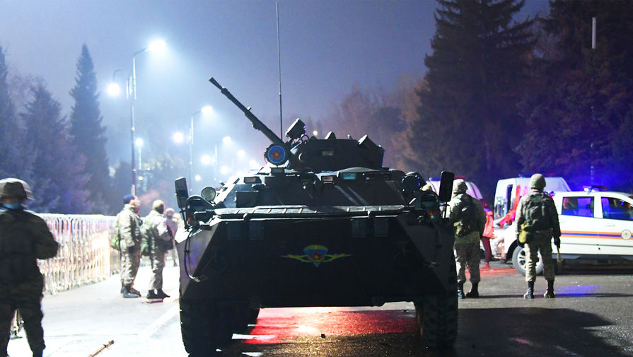 В Алма-Ате начались уличные бои