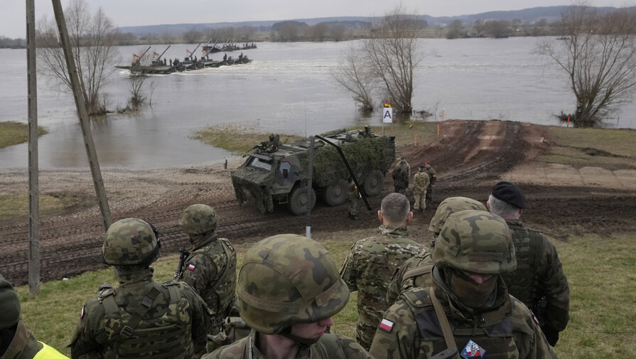 Польша предупредила о передвижении военной техники вблизи границ с РФ