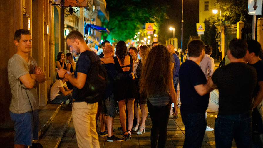 В Госдуме задумались о частичном запрете продажи алкоголя в барах по ночам