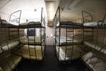 Комната женского общежития на территории бункера в Баллимене. В одном помещении может размеситься 30 человек. 